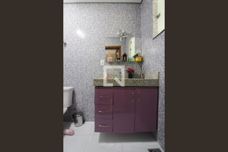 Casa à venda com 232m², 3 quartos e 3 vagas Casa à venda com 232m², 3 quartos e 3 vagasBanheiro da Suíte 2