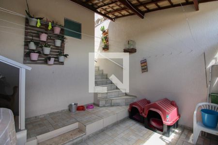 Casa à venda com 232m², 3 quartos e 3 vagas Casa à venda com 232m², 3 quartos e 3 vagasÁrea de Serviço