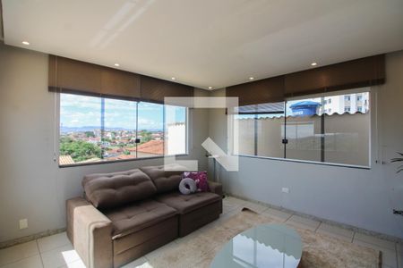Casa à venda com 232m², 3 quartos e 3 vagas Casa à venda com 232m², 3 quartos e 3 vagasSala do terraço