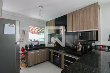 Casa à venda com 232m², 3 quartos e 3 vagas Casa à venda com 232m², 3 quartos e 3 vagasCozinha