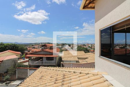 Casa à venda com 232m², 3 quartos e 3 vagas Casa à venda com 232m², 3 quartos e 3 vagasVista do Terraço