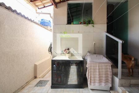 Casa à venda com 232m², 3 quartos e 3 vagas Casa à venda com 232m², 3 quartos e 3 vagasÁrea de Serviço