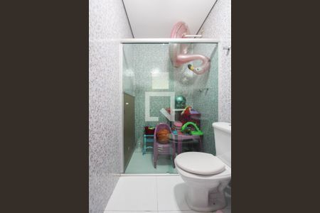 Casa à venda com 232m², 3 quartos e 3 vagas Casa à venda com 232m², 3 quartos e 3 vagasBanheiro da Suíte 2