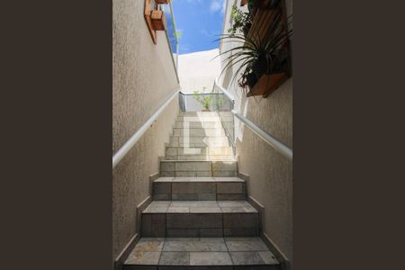 Casa à venda com 232m², 3 quartos e 3 vagas Casa à venda com 232m², 3 quartos e 3 vagasEscada para o Terraço