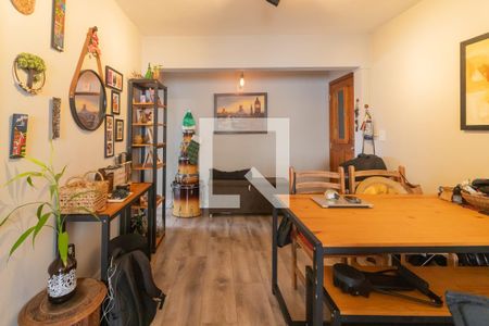 Sala de apartamento para alugar com 3 quartos, 70m² em Jardim Peri Peri, São Paulo