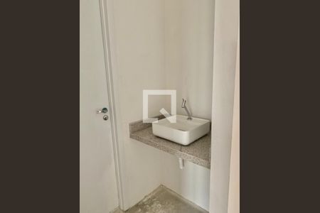 Banheiro de apartamento para alugar com 1 quarto, 45m² em Vila Sonia, São Paulo