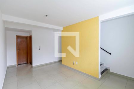 Casa à venda com 83m², 2 quartos e 2 vagasSala 