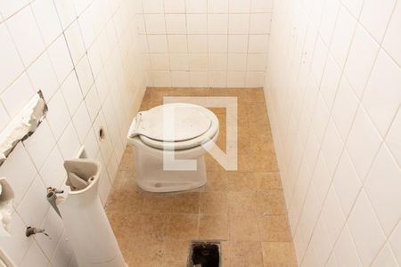 Casa à venda com 221m², 5 quartos e 3 vagas Casa à venda com 221m², 5 quartos e 3 vagasBANHEIRO 2