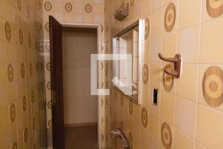 Casa à venda com 221m², 5 quartos e 3 vagas Casa à venda com 221m², 5 quartos e 3 vagasBANHEIRO