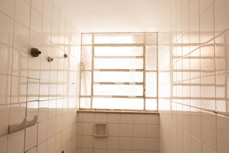 Casa à venda com 221m², 5 quartos e 3 vagas Casa à venda com 221m², 5 quartos e 3 vagasBANHEIRO 2