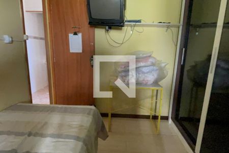 Kitnet  de casa para alugar com 1 quarto, 60m² em Jardim Vinte E Cinco de Agosto, Duque de Caxias