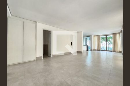 Apartamento à venda com 130m², 4 quartos e 3 vagasSala