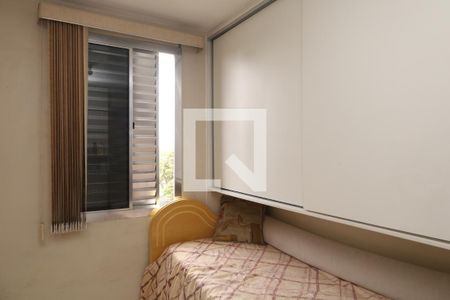 Quarto 2 de apartamento para alugar com 2 quartos, 54m² em Conjunto Residencial José Bonifácio, São Paulo