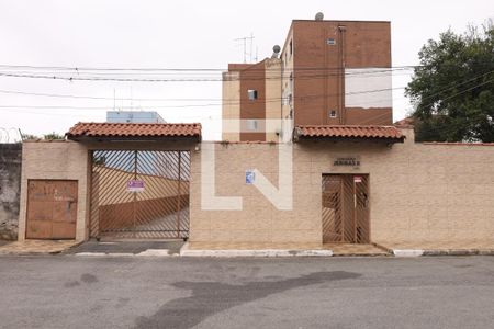 Fachada - Placa instalada no muro do condomínio de apartamento para alugar com 2 quartos, 54m² em Conjunto Residencial José Bonifácio, São Paulo