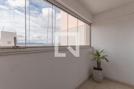 Sala - Varanda de apartamento à venda com 3 quartos, 87m² em Heliópolis, Belo Horizonte