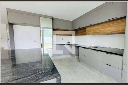 Cozinha de casa de condomínio à venda com 4 quartos, 424m² em Jardim Cordeiro, São Paulo