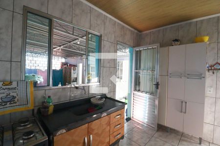 Casa à venda com 139m², 2 quartos e 2 vagas Casa à venda com 139m², 2 quartos e 2 vagasCozinha e Área de Serviço