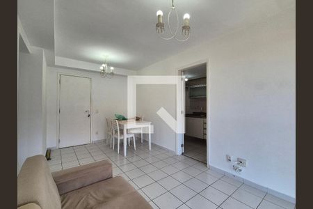 Sala de apartamento para alugar com 2 quartos, 75m² em Recreio dos Bandeirantes, Rio de Janeiro