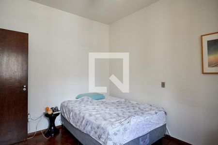 Quarto 1 de apartamento para alugar com 3 quartos, 120m² em Santo Antônio, Belo Horizonte