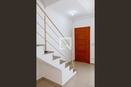 sala de casa de condomínio à venda com 2 quartos, 90m² em Umuarama, Osasco