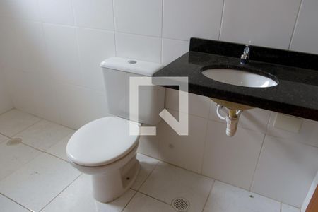 Casa de condomínio à venda com 98m², 2 quartos e 1 vaga Casa de condomínio à venda com 98m², 2 quartos e 1 vagaBanheiro da Suíte 2