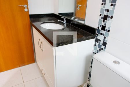 Casa de condomínio à venda com 98m², 2 quartos e 1 vaga Casa de condomínio à venda com 98m², 2 quartos e 1 vagaBanheiro da Suíte 1