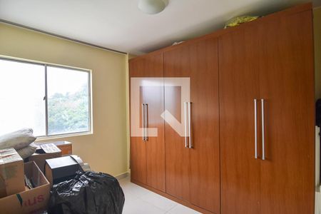 Quarto 01 de apartamento à venda com 2 quartos, 60m² em Engenhoca, Niterói