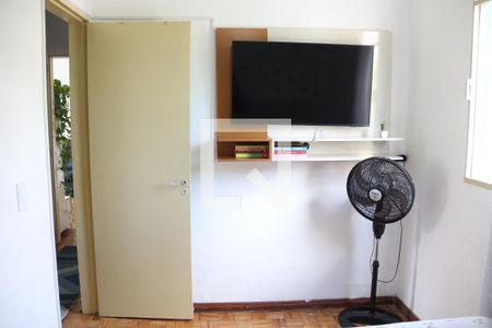 Quarto de apartamento à venda com 3 quartos, 58m² em Industrial, Contagem