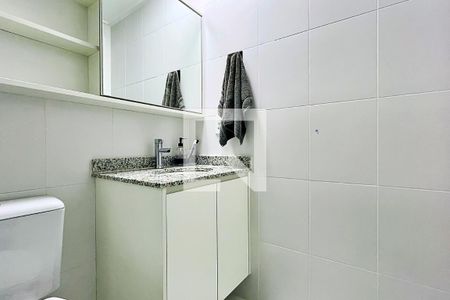 Banheiro da Suíte de apartamento para alugar com 2 quartos, 68m² em Jardim Flor da Montanha, Guarulhos