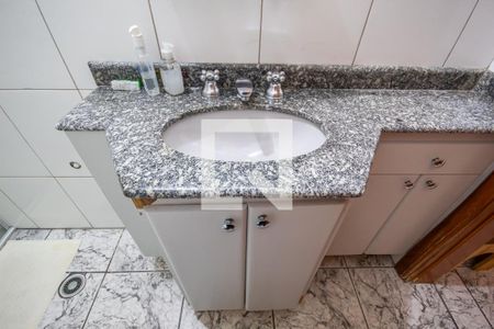 Casa à venda com 229m², 3 quartos e 3 vagas Casa à venda com 229m², 3 quartos e 3 vagasBanheiro 2