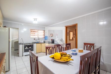 Casa à venda com 229m², 3 quartos e 3 vagas Casa à venda com 229m², 3 quartos e 3 vagasCozinha