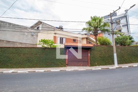 Casa à venda com 229m², 3 quartos e 3 vagas Casa à venda com 229m², 3 quartos e 3 vagasFachada