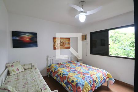 Quarto de apartamento para alugar com 2 quartos, 106m² em Jardim Las Palmas, Guarujá