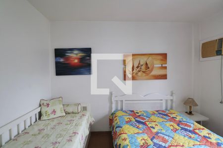 Quarto de apartamento para alugar com 2 quartos, 106m² em Jardim Las Palmas, Guarujá