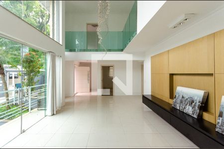 Sala de casa à venda com 4 quartos, 550m² em City América, São Paulo