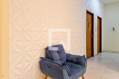 Apartamento à venda com 74m², 2 quartos e 1 vaga Apartamento à venda com 74m², 2 quartos e 1 vagaHall social