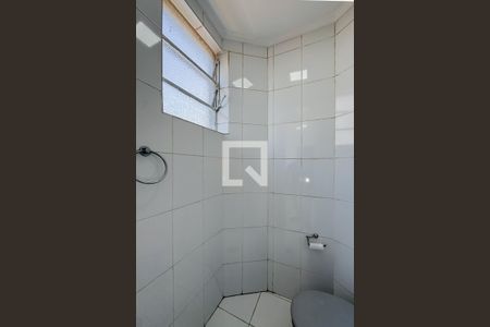 Apartamento à venda com 74m², 2 quartos e 1 vaga Apartamento à venda com 74m², 2 quartos e 1 vagaBanheiro de serviço