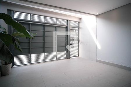 Casa à venda com 150m², 3 quartos e 2 vagas Casa à venda com 150m², 3 quartos e 2 vagasGaragem