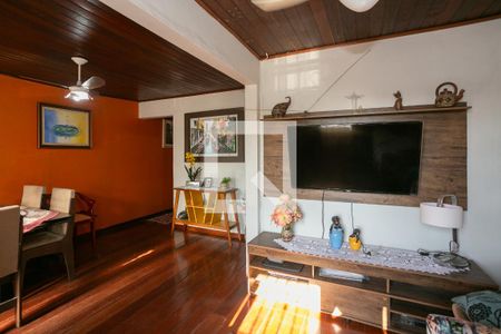 Sala de casa à venda com 3 quartos, 100m² em Costa E Silva, Porto Alegre