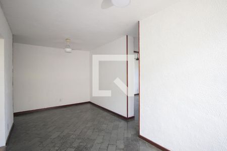 Sala de apartamento para alugar com 2 quartos, 63m² em Colubande, São Gonçalo