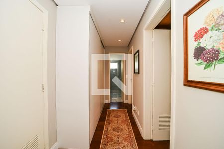 Corredor de apartamento à venda com 3 quartos, 154m² em Bela Vista, Porto Alegre