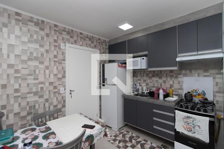 Cozinha e Área de Serviço de apartamento para alugar com 2 quartos, 46m² em Parque Vitoria, São Paulo