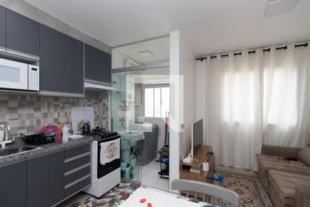 Sala/Cozinha de apartamento para alugar com 2 quartos, 46m² em Parque Vitoria, São Paulo