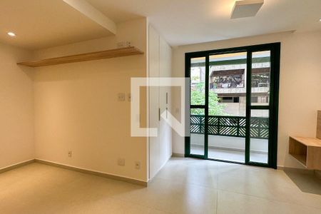 Quarto/Cozinha de kitnet/studio à venda com 1 quarto, 32m² em Copacabana, Rio de Janeiro