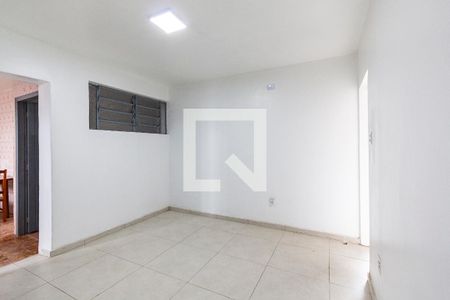 Sala 1 de casa para alugar com 5 quartos, 220m² em Medianeira, Porto Alegre