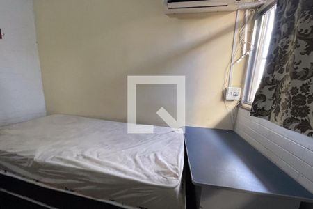 Kitnet de casa para alugar com 1 quarto, 70m² em Jardim Vinte E Cinco de Agosto, Duque de Caxias