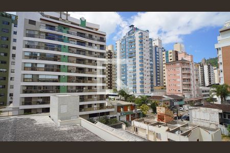 Vista de apartamento para alugar com 3 quartos, 96m² em Centro, Florianópolis