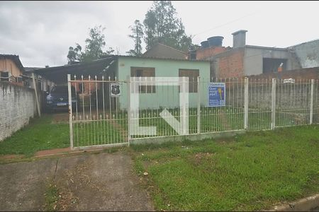 Casa à venda com 70m², 2 quartos e 3 vagas Casa à venda com 70m², 2 quartos e 3 vagasFachada