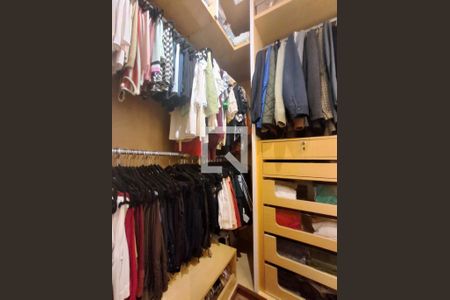 Closet 2 de apartamento à venda com 3 quartos, 200m² em Indianópolis, São Paulo