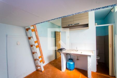 Sala/Quarto/Cozinha de casa para alugar com 1 quarto, 15m² em Vila Bela Vista, Santo André